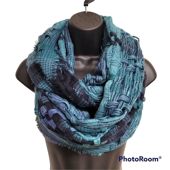 Eternity Lattice Blue Green Weave Infinity Scarf - Picture 7 of 7